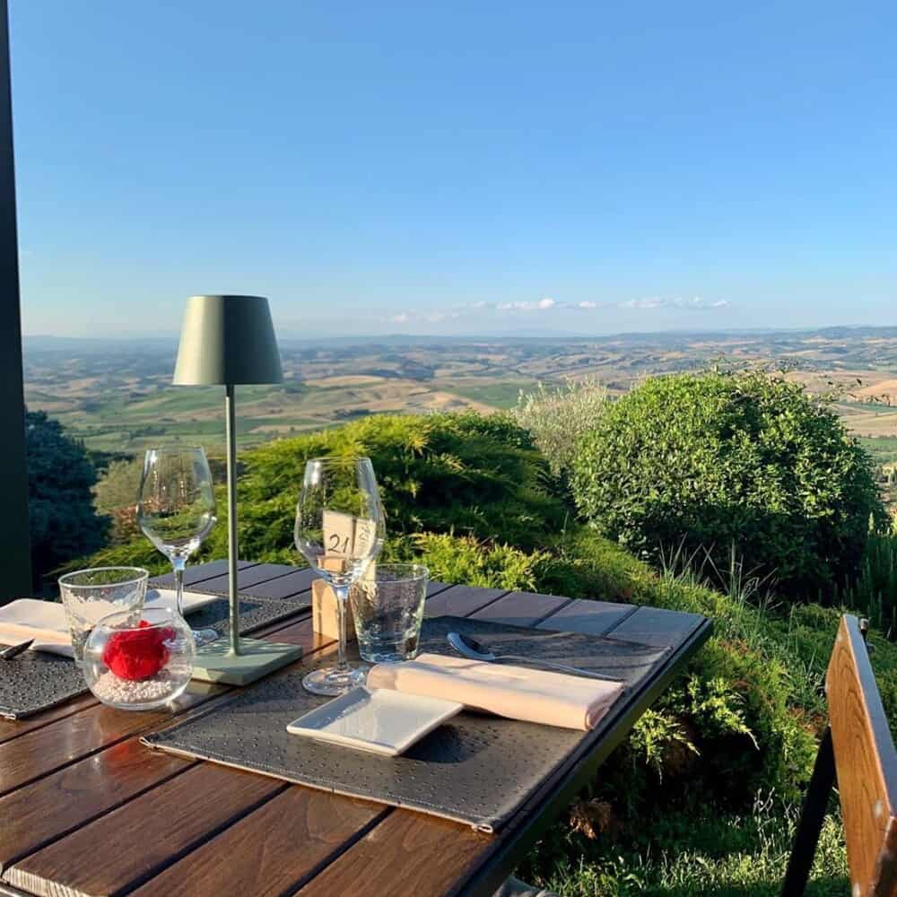 relax in a small restaurant in Tuscany